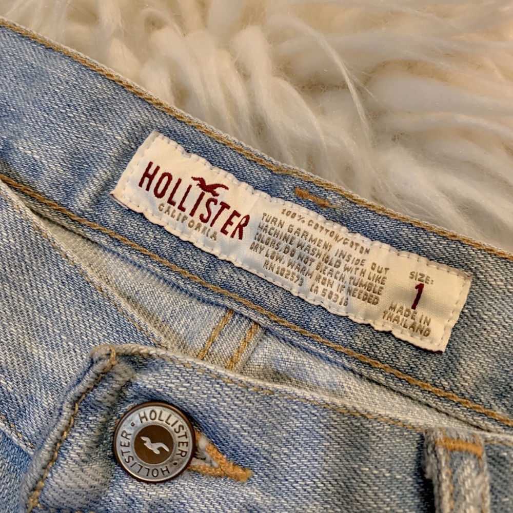 Hollister Destroyed Denim Boyfriend Jean Shorts - Picture 4 of 7
